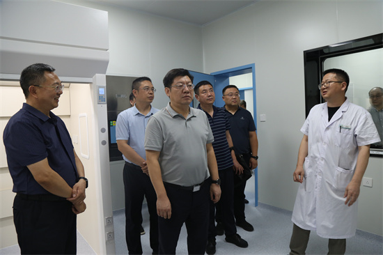 区委书记刘明锋到我院调研数智化病理服务体系建设